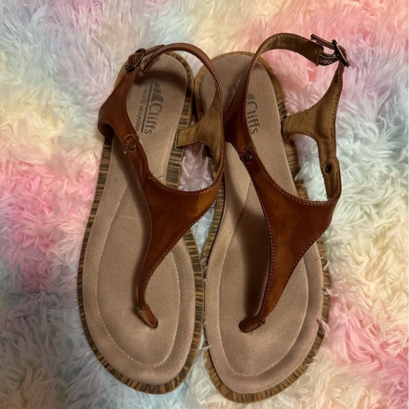 Cliffs by WHITE MOUNTAIN Shoes - Cliffs White Mountain Sandals Size 9.5M